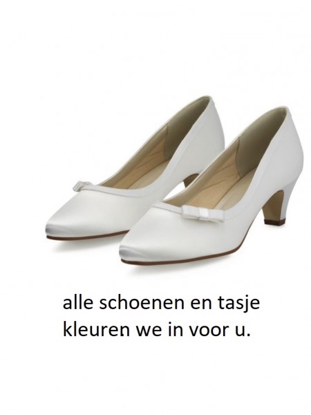 Schoenen én tasje in kleur jurkset.